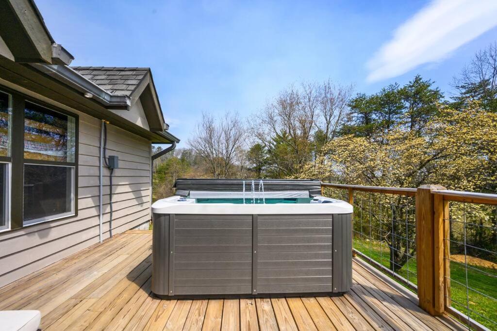 Villa Crestview Estate 5 Acres-Heated Pool-5Min To Strip à Pigeon Forge Extérieur photo