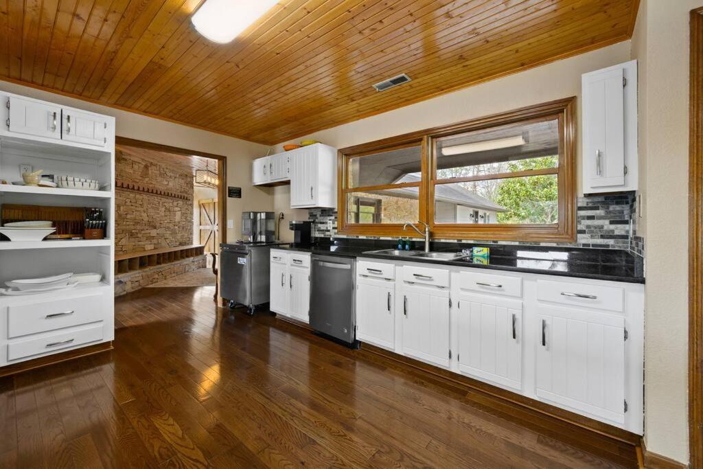 Villa Crestview Estate 5 Acres-Heated Pool-5Min To Strip à Pigeon Forge Extérieur photo